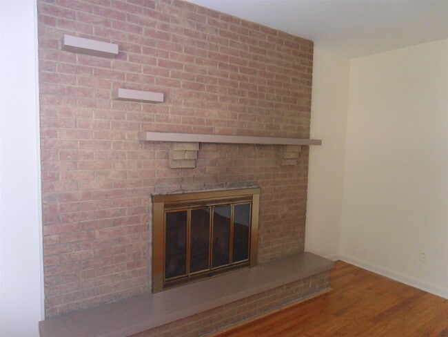 Building Photo - 641 W Skyline Dr