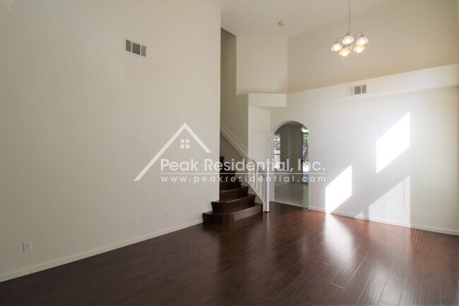 Building Photo - Wonderful Elk Grove 4bd/2.5ba Home with 2 ...