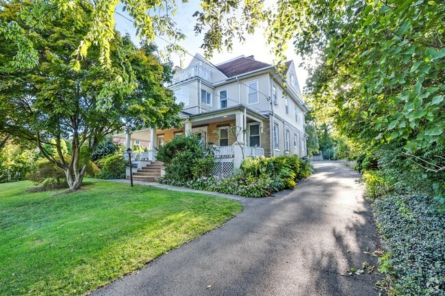 Building Photo - 134 Old Mamaroneck Rd