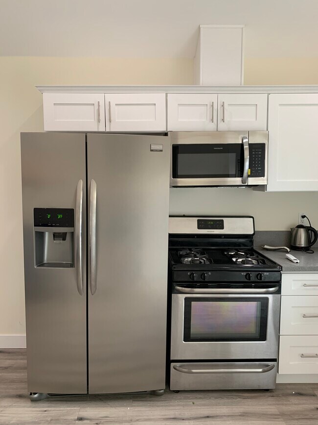 Building Photo - 20804 Skouras Dr