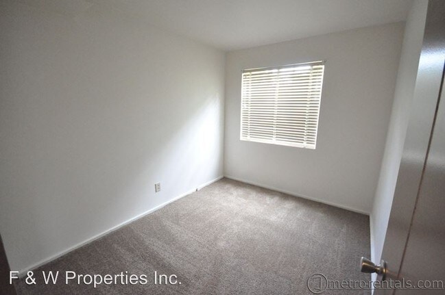 Building Photo - 1750 Clifton Ave