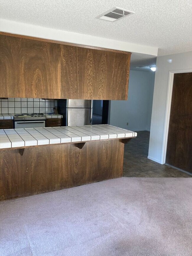 Building Photo - River Drive Properties Proudley Presents T...