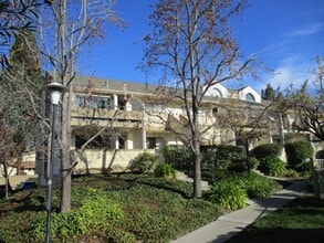 Building Photo - 39015 Walnut Terrace