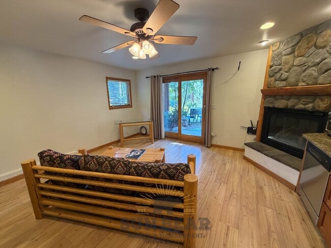 Building Photo - 598 Lariat Cir