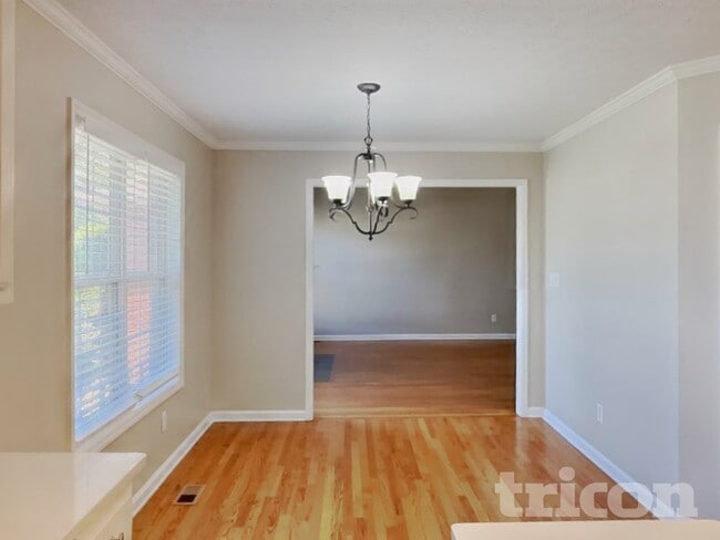 Building Photo - 1090 Pinehurst Dr