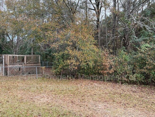 Building Photo - 996 Chester St