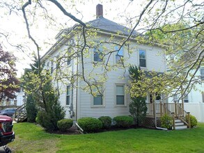 Building Photo - 14 Elm St