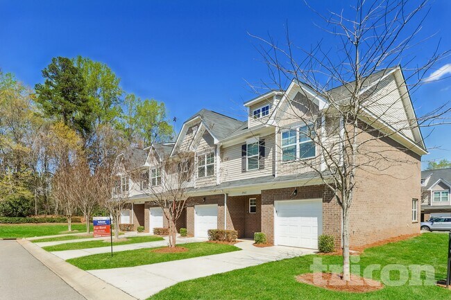 Foto del edificio - 2062 Aragon Lane