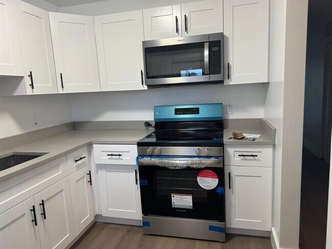 Foto del edificio - 4730 NW 10th Ct