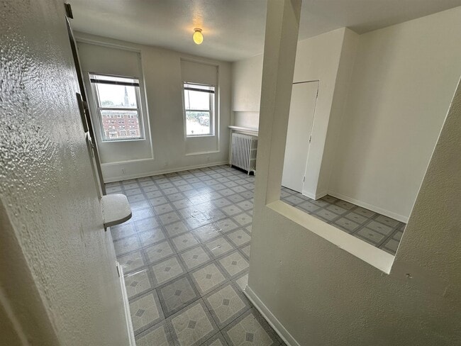 Building Photo - 26 S Galena Ave