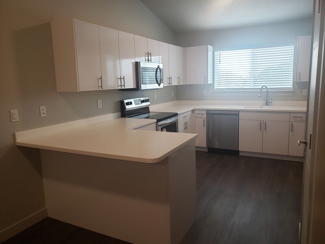 Foto principal - 2 Bed 1 Bath in Orem!