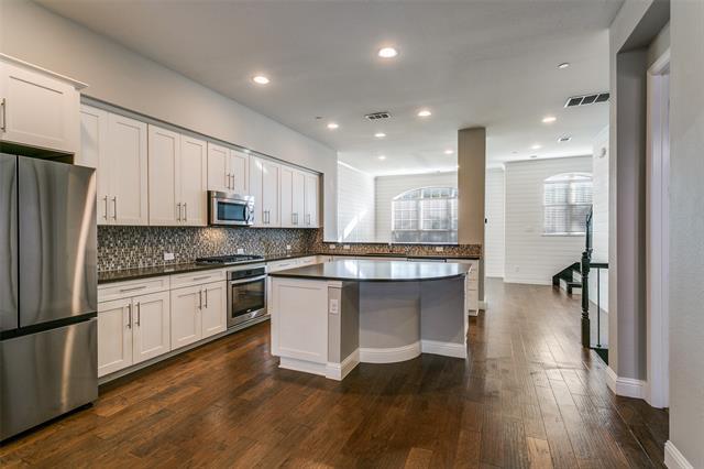 Foto del edificio - 515 W Royal Ln