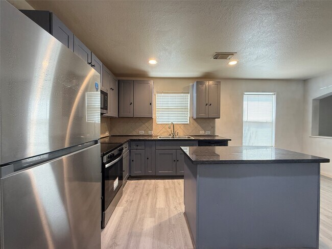 Building Photo - 17927 Branch Creek Dr
