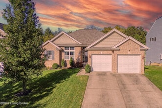 Building Photo - 220 Rockcrest Way