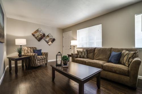 Foto principal - 5656 Live Oak St