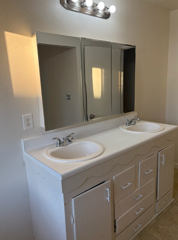 Foto del edificio - 591 W Sherman St