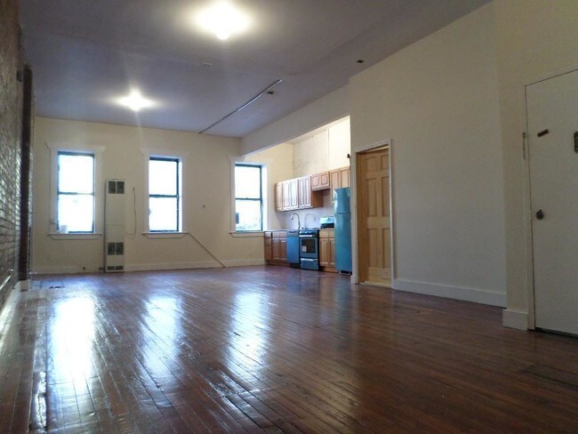 Building Photo - 1085 Broadway