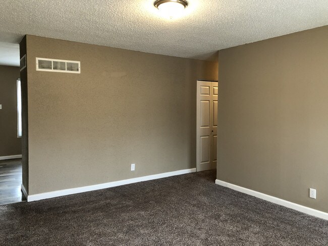 Building Photo - 1443 San Salvador Dr