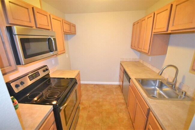Building Photo - 4802 Lewis Carroll Way