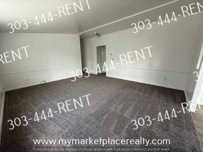 Foto del edificio - Spacious 3 Bedrooms and 2 bathroom home!!!