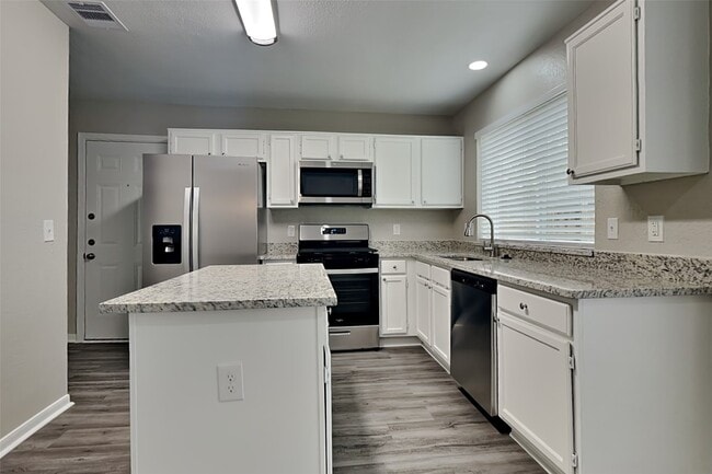 Building Photo - 9411 Bayou Bluff Dr