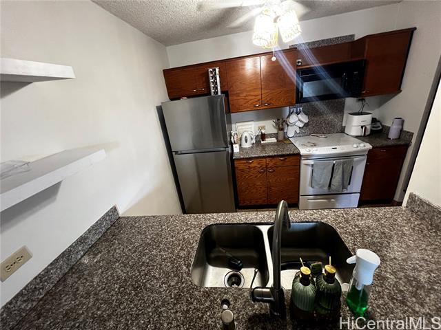 Building Photo - 60 N Beretania St