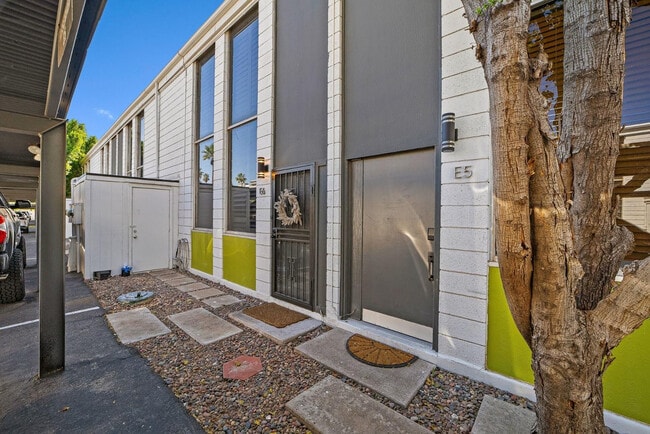 Foto del edificio - 385 W Pierson St