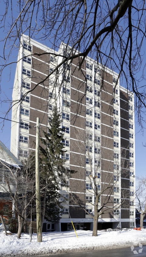 Photo du bâtiment - Brooke Towers