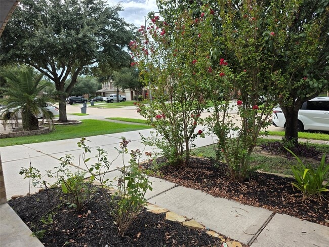 Foto del edificio - 14411 Groveleigh Ln