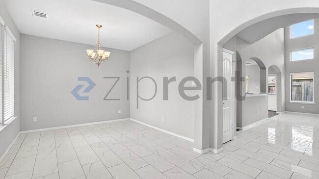 Foto del edificio - 15103 Breeze Forest Ct