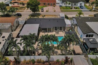 Building Photo - 5103 SW 128th Pl