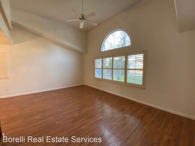 Building Photo - 3 br, 2 bath House - 317 Crescent Dr.