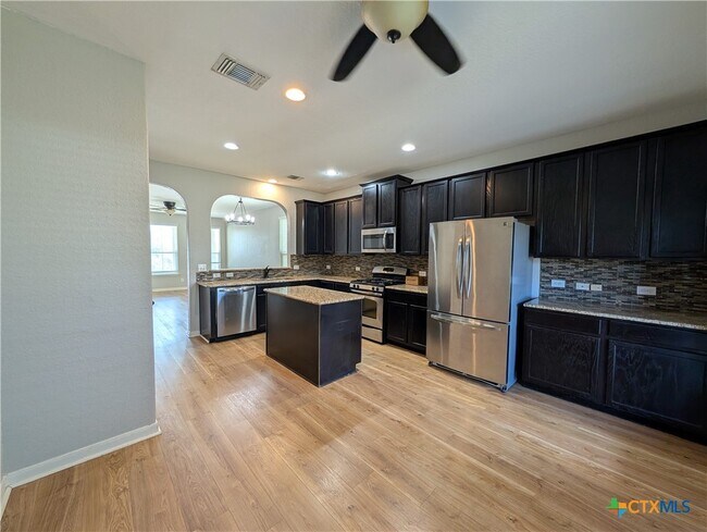 Building Photo - 248 Oak Creek Way