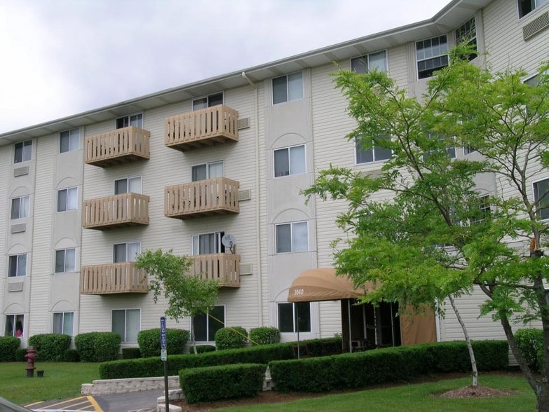 Buckingham Apartments Rentals Waukegan, IL