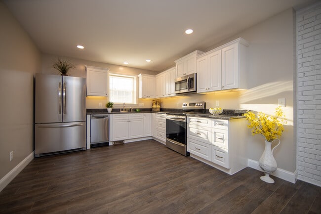 Building Photo - 6508 Sharpsburg Pike