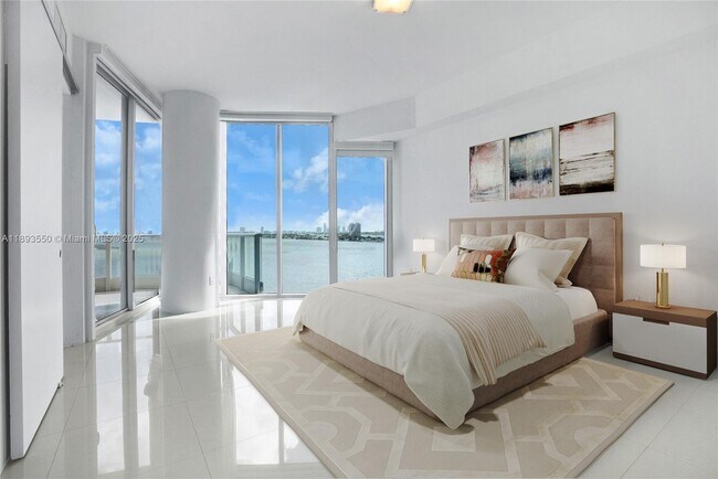 Foto del edificio - 2020 N Bayshore Dr