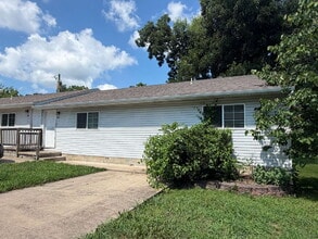Building Photo - 878 Evergreen Ave