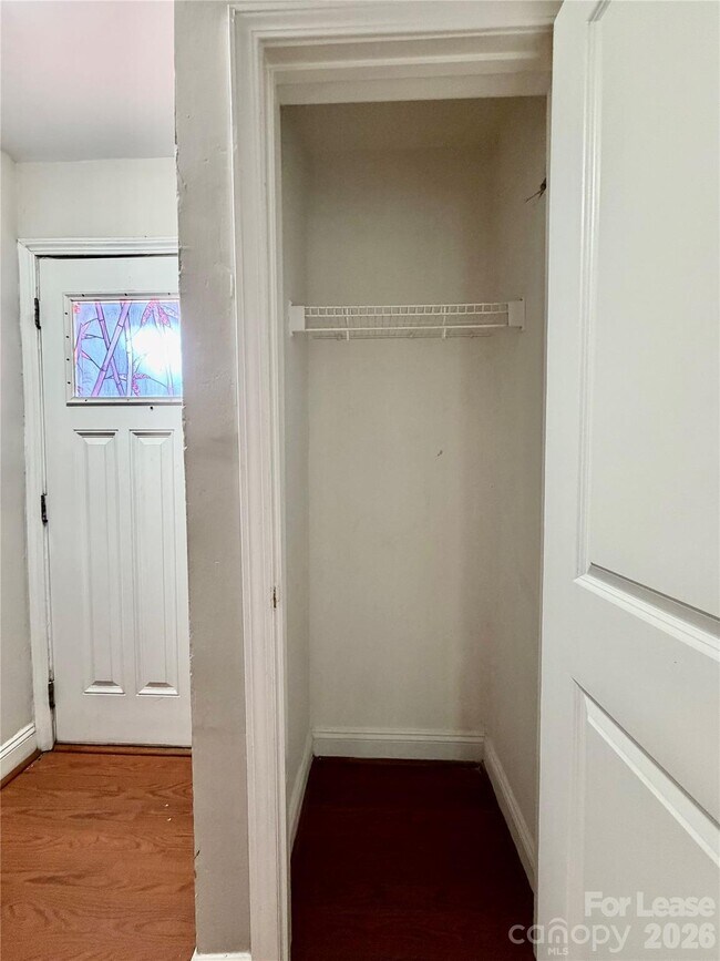 Foto del edificio - 1207 Green Oaks Ln