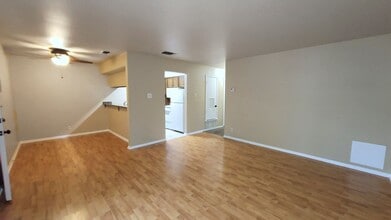 Building Photo - 8702 Village Dr