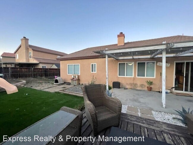 Foto del edificio - 3 br, 2 bath House - 743 Sweet Clover Loop