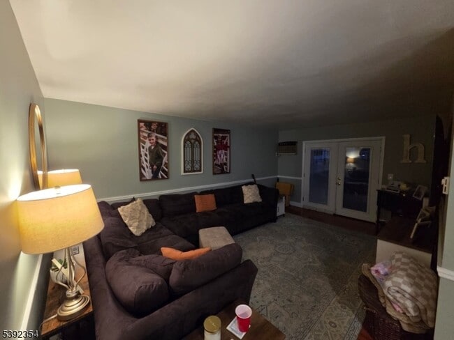 Building Photo - 86 Bergen Turnpike