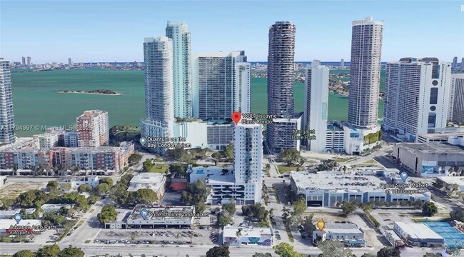 Foto del edificio - 275 NE 18th St