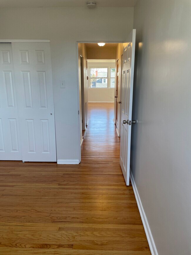Building Photo - 3518 Rhoads Ave
