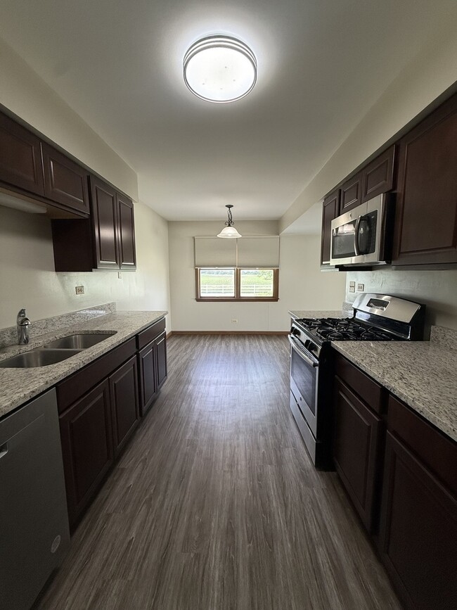 Building Photo - 153 Spuhler Dr