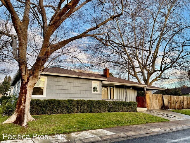 Building Photo - 2 br, 1.5 bath House - 2801 61st Street