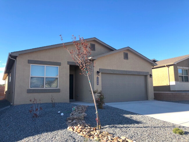 Building Photo - Spacious 4 bedroom Rio Rancho home in Enchanted Hills! Refrigerated air. Right off 550