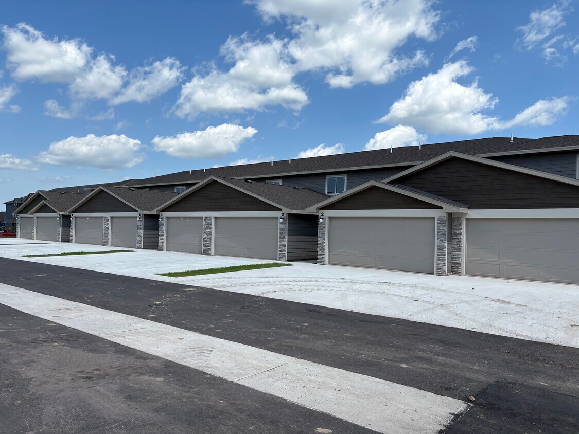 Bienvenido a Pinnacle Townhomes - Pinnacle Townhomes