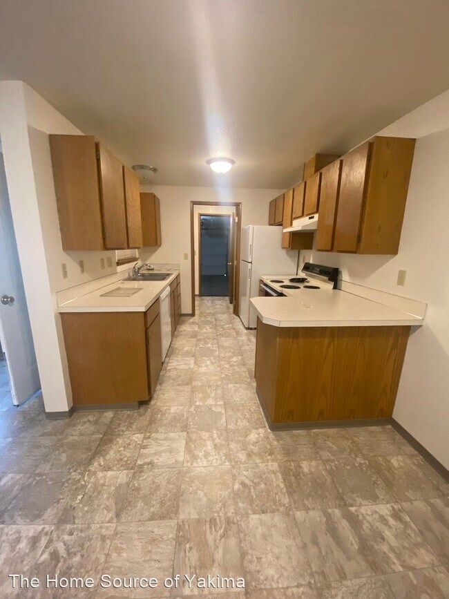 Building Photo - 3 br, 2 bath House - 424 S 74th  #B
