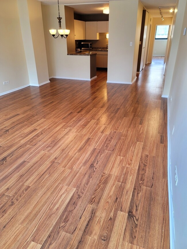 Building Photo - 30 E Division St