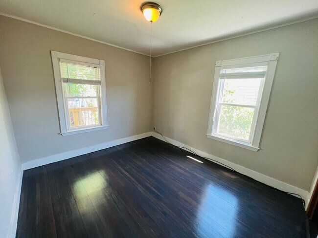 Foto del edificio - NEWLY RENOVATED PENTHOUSE UNIT